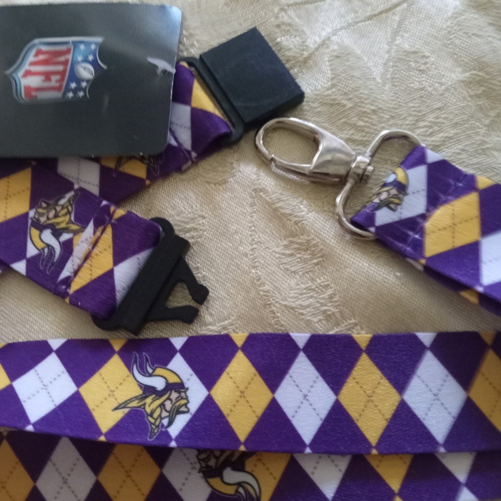 Minnesota Vikings Lanyard Car Key Ring Chain Badge ID Holder New - Picture 3 of 5